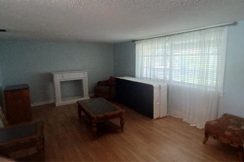 House in Holiday, Florida 2 bedrooms, 154.59 sq.m. № 1793621 - photo 11