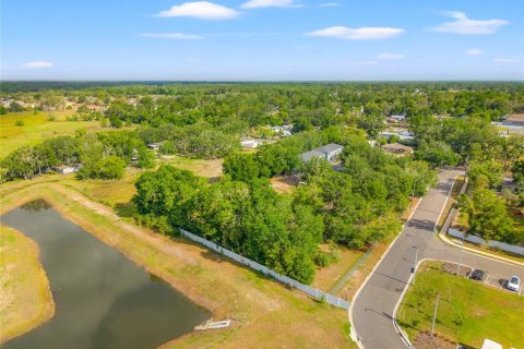 House in Plant City, Florida 2 bedrooms, 96.62 sq.m. № 1658392 - photo 10