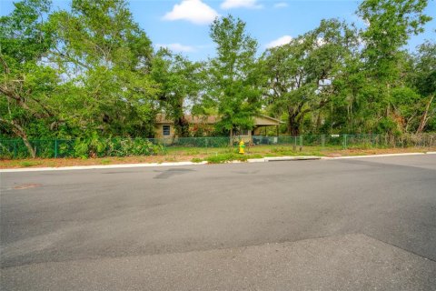 House in Plant City, Florida 2 bedrooms, 96.62 sq.m. № 1658392 - photo 17