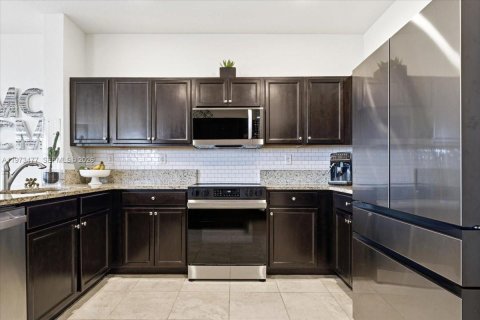 Купить виллу или дом в Хомстед, Флорида 3 спальни, 185.06м2, № 2040849 - фото 14