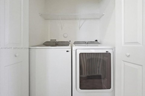 Купить виллу или дом в Хомстед, Флорида 3 спальни, 185.06м2, № 2040849 - фото 19