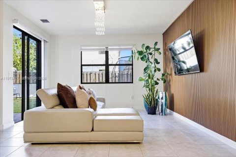 Купить виллу или дом в Хомстед, Флорида 3 спальни, 185.06м2, № 2040849 - фото 11