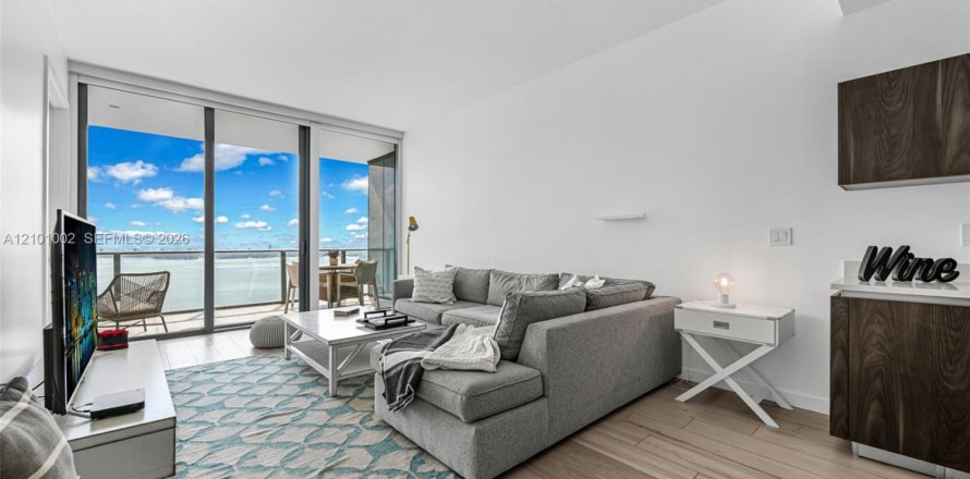 Condo in Miami, Florida, 2 bedrooms  № 2401322