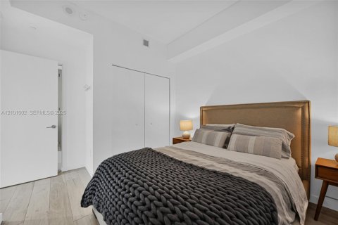 Condo in Miami, Florida, 2 bedrooms  № 2401322 - photo 20