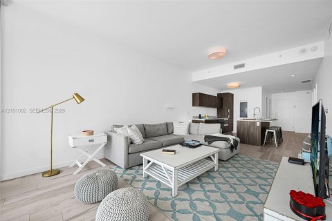 Condo in Miami, Florida, 2 bedrooms  № 2401322 - photo 4