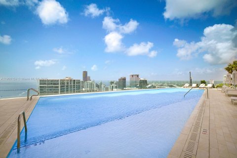 Condo in Miami, Florida, 2 bedrooms  № 1966735 - photo 1