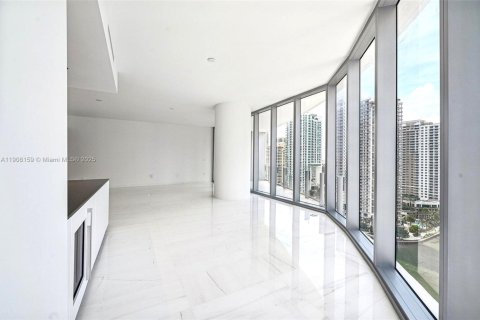 Condo in Miami, Florida, 2 bedrooms  № 1966735 - photo 11