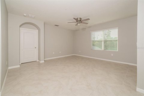Casa en venta en Auburndale, Florida, 3 dormitorios, 171.5 m2 № 2205687 - foto 3