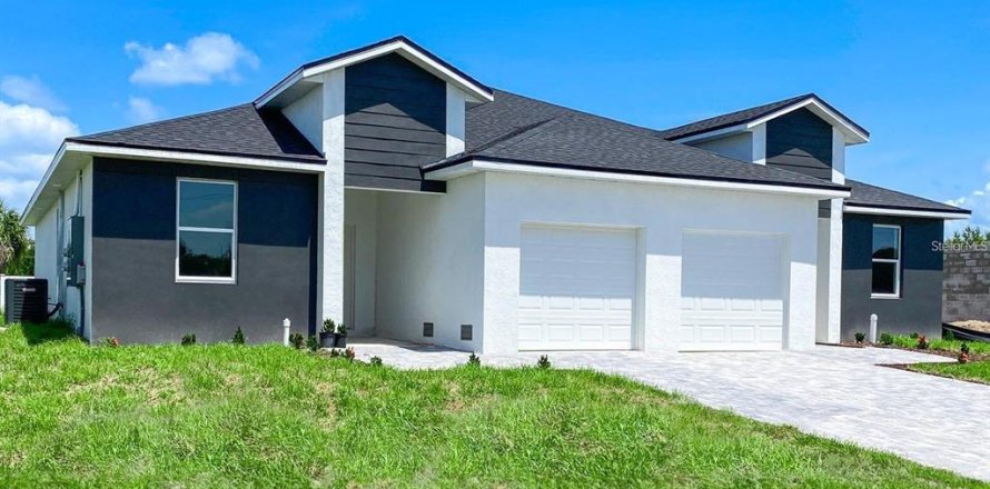 Commercial property in Port Charlotte, Florida 128.11 sq.m. № 2105168