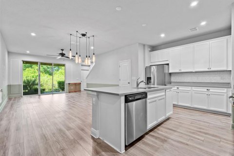Adosado en alquiler en Tampa, Florida, 3 dormitorios, 182.83 m2 № 2115270 - foto 3