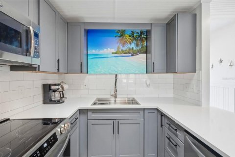 Casa en venta en Holmes Beach, Florida, 2 dormitorios, 97.55 m2 № 2383312 - foto 8