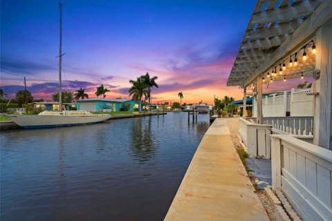 Casa en venta en Holmes Beach, Florida, 2 dormitorios, 97.55 m2 № 2383312 - foto 5