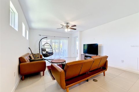 Villa ou maison à vendre à Apollo Beach, Floride: 3 chambres, 156.17 m2 № 2214872 - photo 12