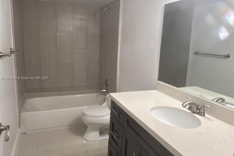 Copropriété à louer à Doral, Floride: 2 chambres, 111.2 m2 № 1926891 - photo 6