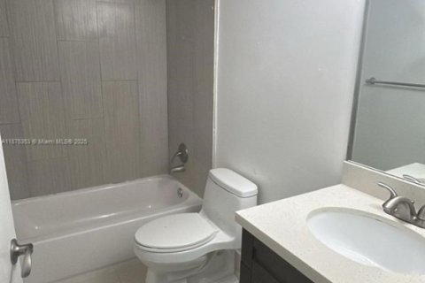Copropriété à louer à Doral, Floride: 2 chambres, 111.2 m2 № 1926891 - photo 5