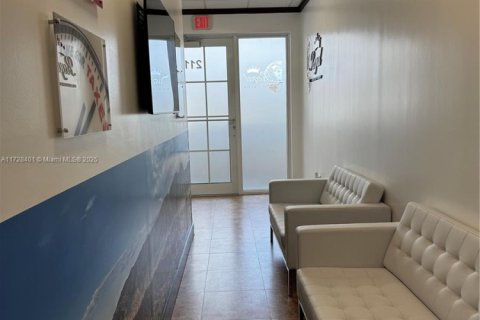Commercial property in Miramar, Florida № 1702978 - photo 23