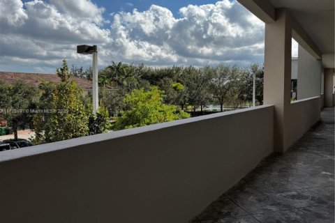 Commercial property in Miramar, Florida № 1702978 - photo 15