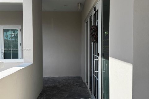 Commercial property in Miramar, Florida № 1702978 - photo 13