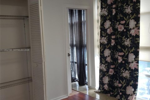 Copropriété à louer à Hallandale Beach, Floride: 2 chambres, 85.84 m2 № 2008583 - photo 5
