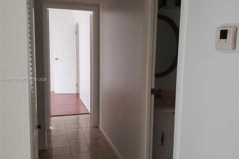 Copropriété à louer à Hallandale Beach, Floride: 2 chambres, 85.84 m2 № 2008583 - photo 6