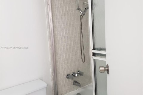 Copropriété à louer à Hallandale Beach, Floride: 2 chambres, 85.84 m2 № 2008583 - photo 12