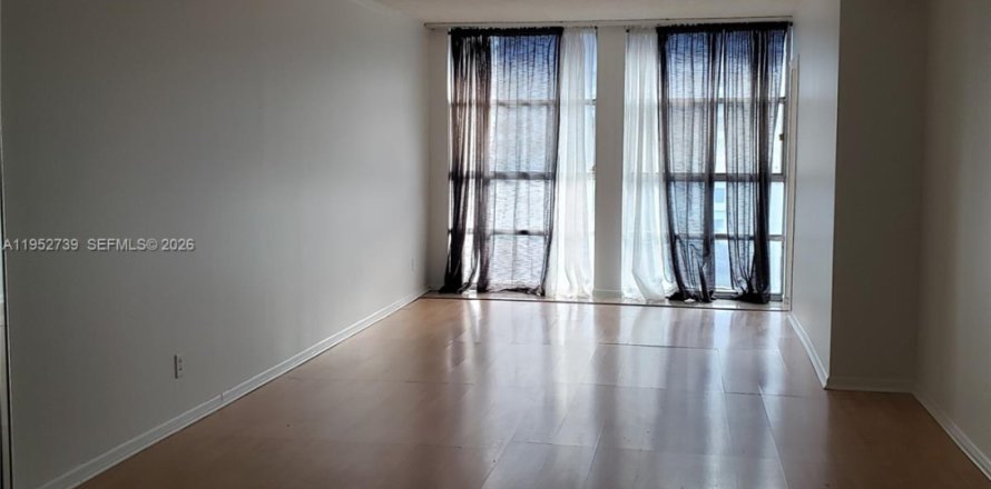 Condo à Hallandale Beach, Floride, 2 chambres  № 2008583