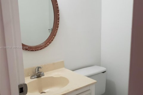 Copropriété à louer à Hallandale Beach, Floride: 2 chambres, 85.84 m2 № 2008583 - photo 7