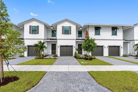 Adosado en alquiler en Port St. Lucie, Florida, 3 dormitorios, 151.8 m2 № 1756282 - foto 1