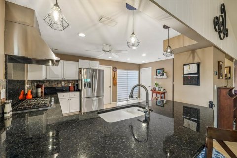 Casa en venta en Sarasota, Florida, 3 dormitorios, 250.28 m2 № 2093334 - foto 5