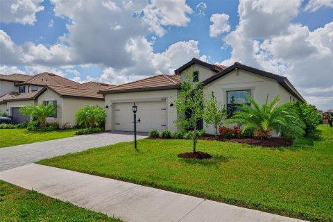 Villa ou maison à vendre à Bradenton, Floride: 3 chambres, 204.48 m2 № 2324787 - photo 3