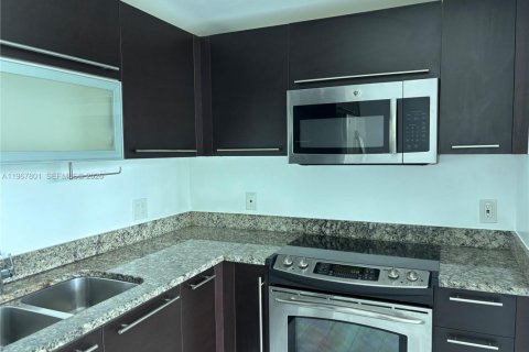 Condominio en venta en Miami, Florida, 2 dormitorios, 91.6 m2 № 2031978 - foto 3