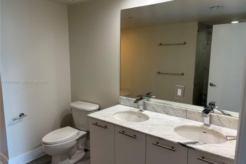 Condominio en venta en Miami, Florida, 2 dormitorios, 91.6 m2 № 2031978 - foto 6