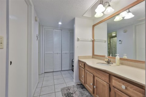 Condominio en venta en Sun City Center, Florida, 2 dormitorios, 113.25 m2 № 2231309 - foto 13