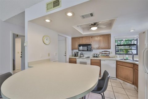 Condominio en venta en Sun City Center, Florida, 2 dormitorios, 113.25 m2 № 2231309 - foto 11