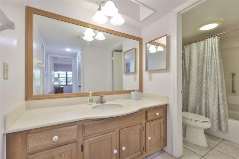 Condominio en venta en Sun City Center, Florida, 2 dormitorios, 113.25 m2 № 2231309 - foto 16