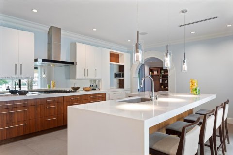 Casa en venta en Miami Beach, Florida, 3 dormitorios, 411.93 m2 № 1862026 - foto 13