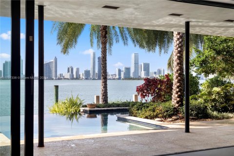 Casa en venta en Miami Beach, Florida, 3 dormitorios, 411.93 m2 № 1862026 - foto 7