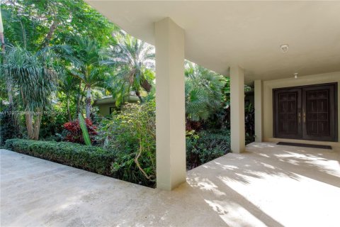 Casa en venta en Miami Beach, Florida, 3 dormitorios, 411.93 m2 № 1862026 - foto 16