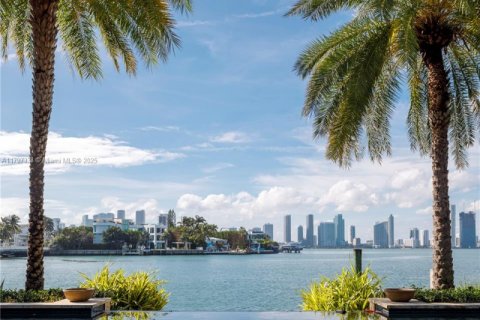 Casa en venta en Miami Beach, Florida, 3 dormitorios, 411.93 m2 № 1862026 - foto 4