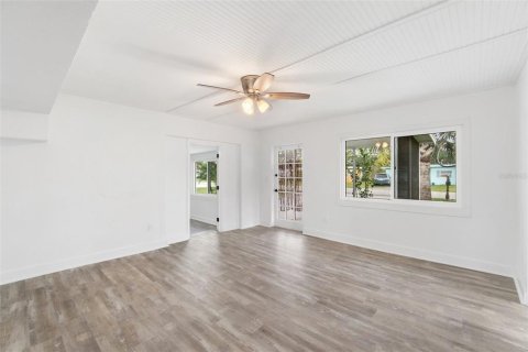 Casa en venta en Port Charlotte, Florida, 4 dormitorios, 162.76 m2 № 1545659 - foto 6