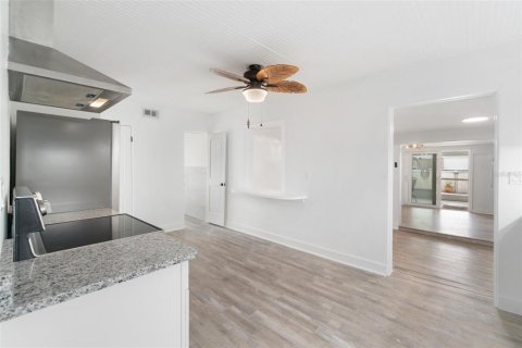 Casa en venta en Port Charlotte, Florida, 4 dormitorios, 162.76 m2 № 1545659 - foto 23