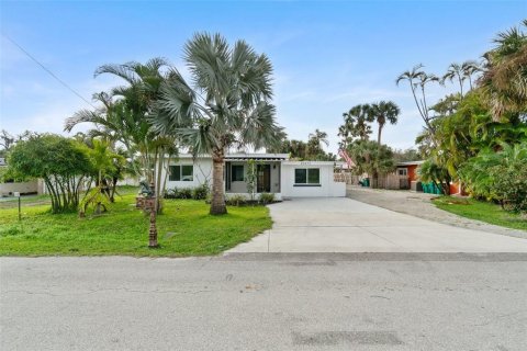Casa en venta en Port Charlotte, Florida, 4 dormitorios, 162.76 m2 № 1545659 - foto 3