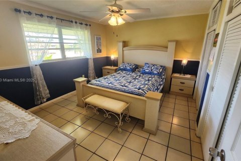 Condo in Miami, Florida, 1 bedroom  № 1729929 - photo 9