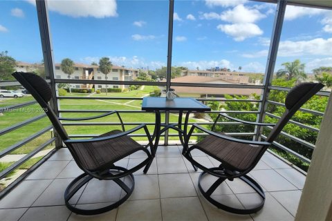 Condo in Miami, Florida, 1 bedroom  № 1729929 - photo 1