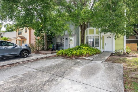 Townhouse in Tampa, Florida 2 bedrooms, 91.6 sq.m. № 1787586 - photo 4