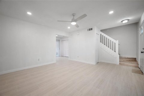 Townhouse in Tampa, Florida 2 bedrooms, 91.6 sq.m. № 1787586 - photo 15