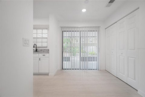 Townhouse in Tampa, Florida 2 bedrooms, 91.6 sq.m. № 1787586 - photo 13