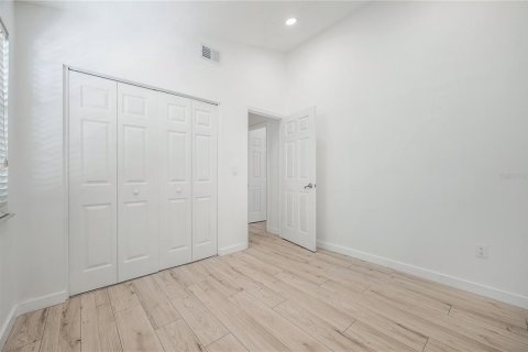Townhouse in Tampa, Florida 2 bedrooms, 91.6 sq.m. № 1787586 - photo 17