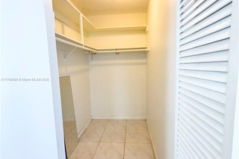 Copropriété à vendre à Miami, Floride: 2 chambres, 106.84 m2 № 1943015 - photo 9