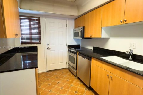 Copropriété à vendre à Miami, Floride: 2 chambres, 106.84 m2 № 1943015 - photo 11